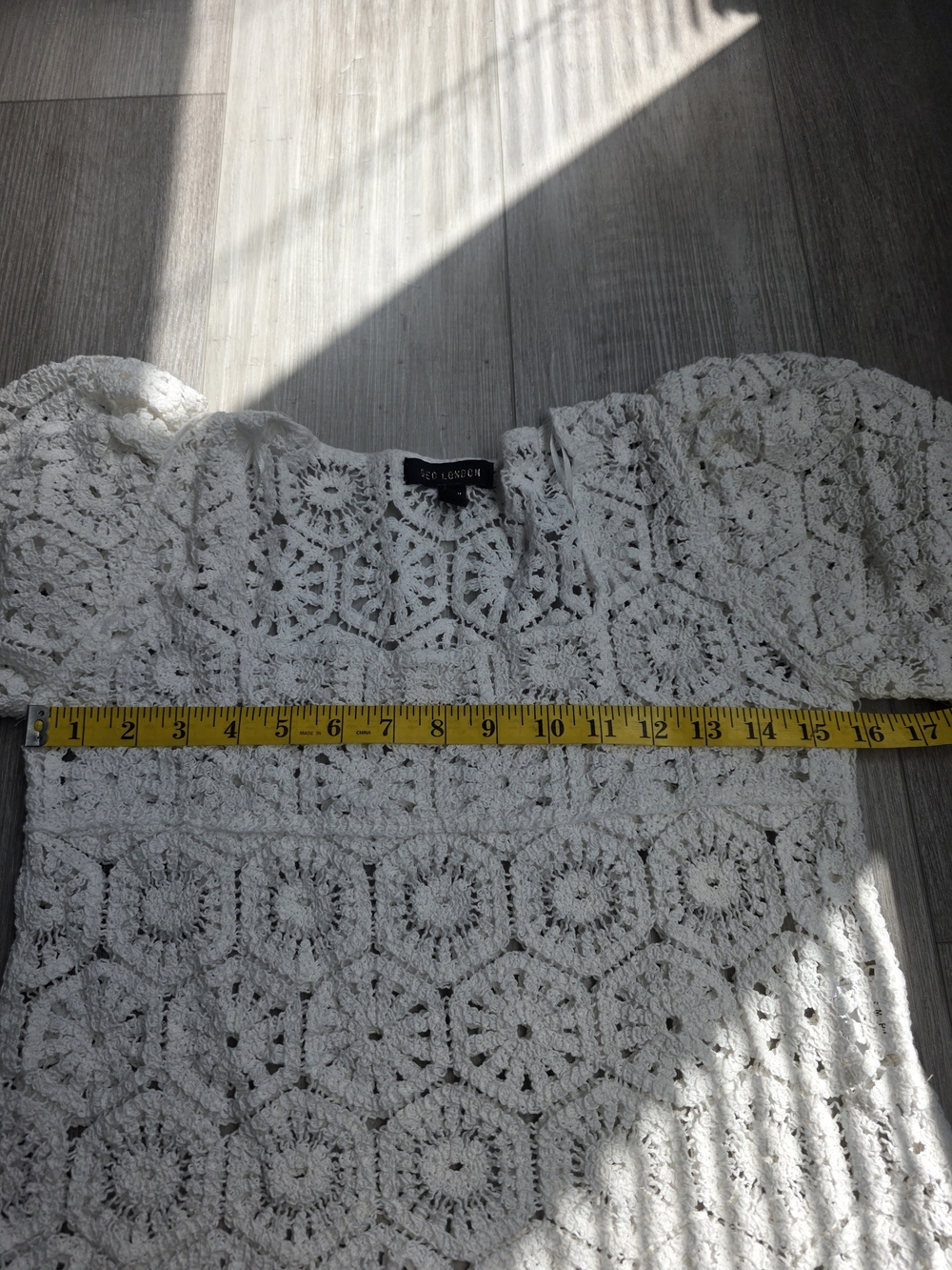 Qed London Crochet Knit Top White Boho Cottagecore Puff Sleeve S/M - Picture 7 of 9